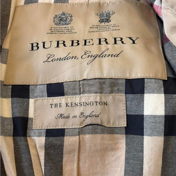 Burberry Beige Double-Breasted Trench Coat - Picture 6 of 7